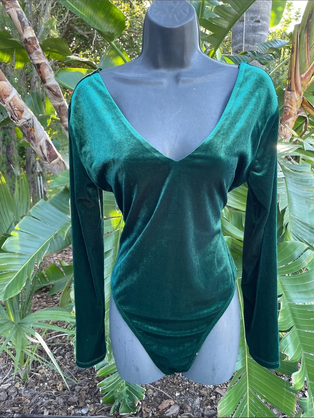 Green velvet double V-neck bodysuit